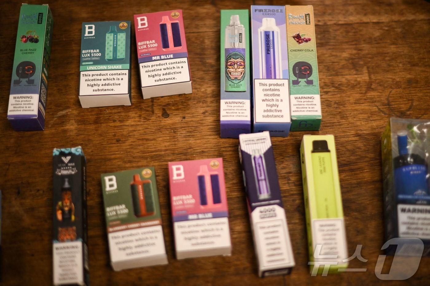 본문 이미지 - 액상 전자담배들<자료사진>ⓒ AFP=뉴스1