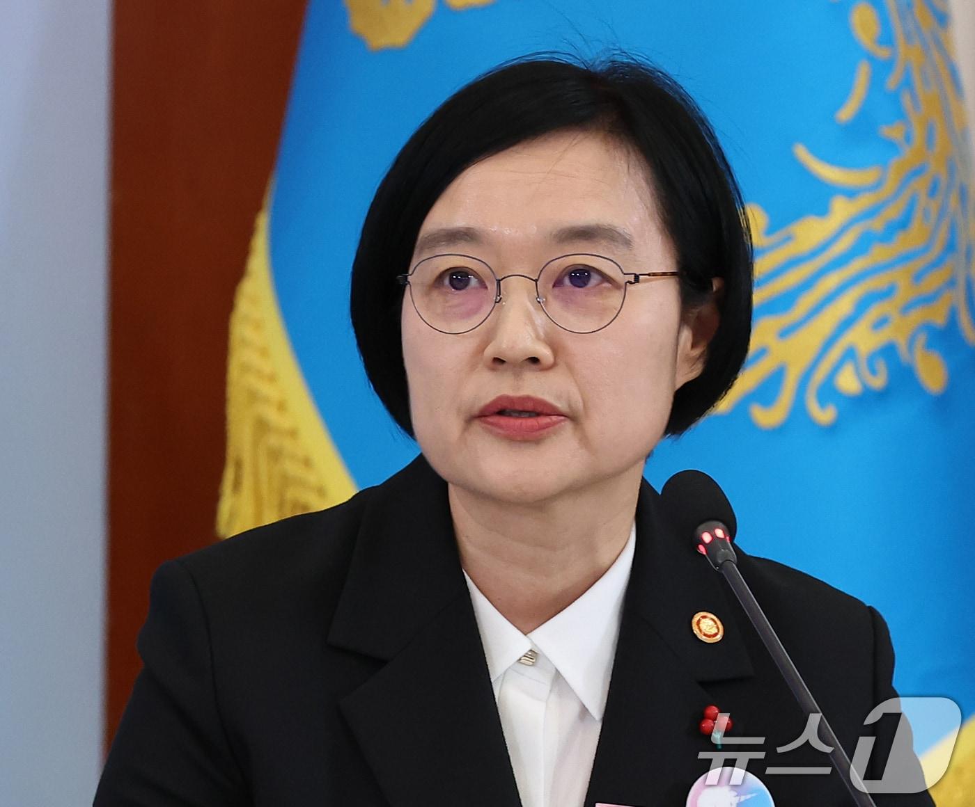 본문 이미지 - 한성숙 중소벤처기업부 장관이 지난달 30일 청와대에서 열린 국가창업시대 전략회의 'K-스타트업이 미래를 만든다'에서 '모두의 창업프로젝트'를 주제로 보고를 하고 있다. 2026.1.30/뉴스1 ⓒ News1 허경 기자