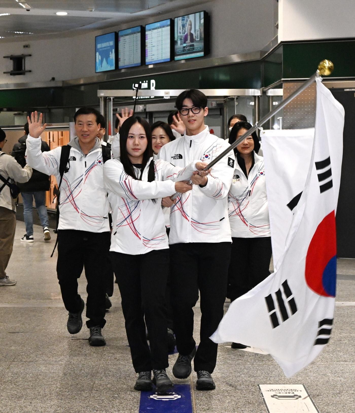 본문 이미지 - 동계 올림픽 한국 선수단 본진이 이탈리아에 도착했다.(대한체육회 제공) 