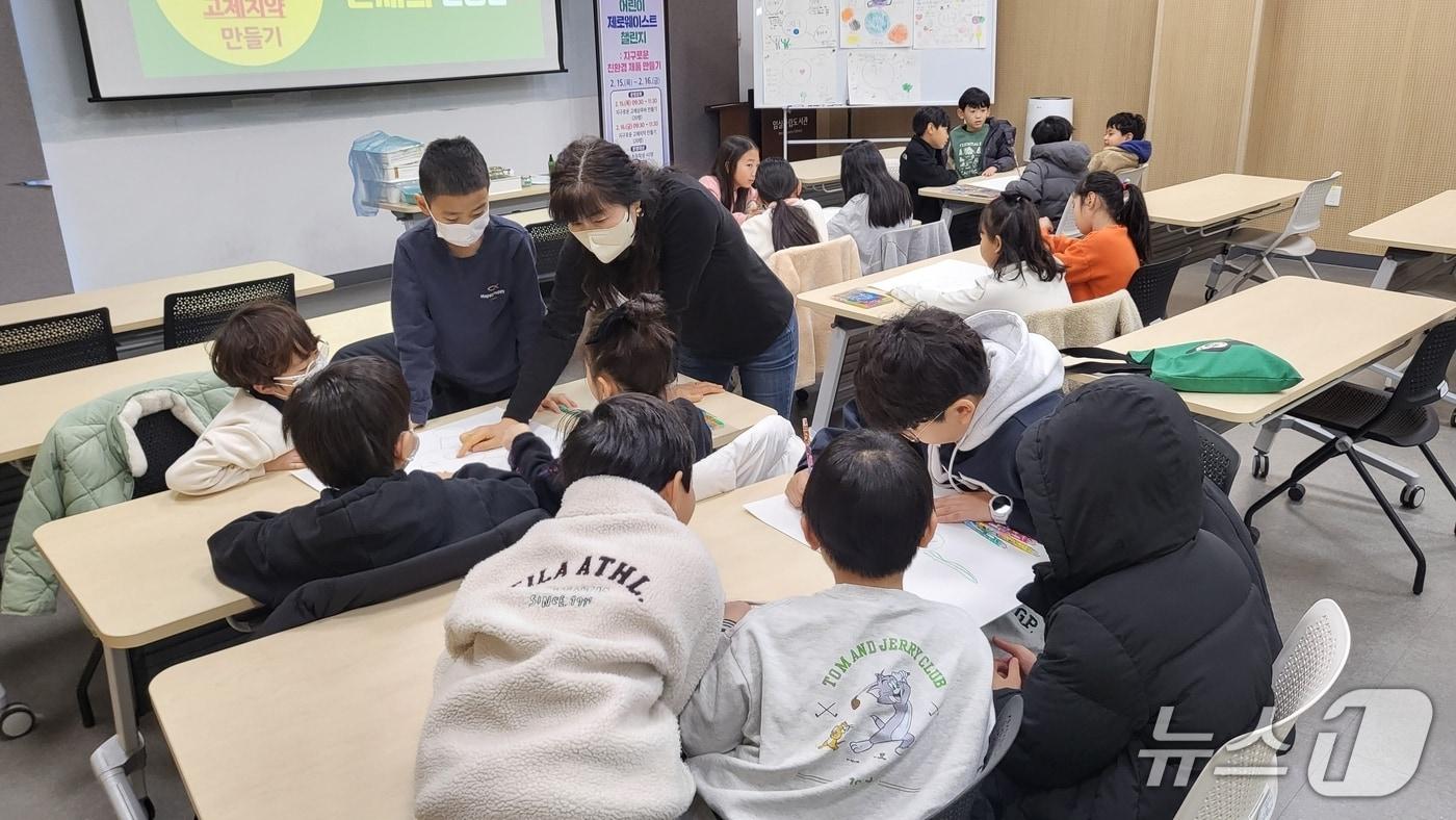 본문 이미지 - 전북 임실군립도서관이 초등학생을 대상으로 겨울 독서교실 프로그램을 운영한다.(임실군제공. 재판매 및 DB금지)2026.1.31/뉴스1