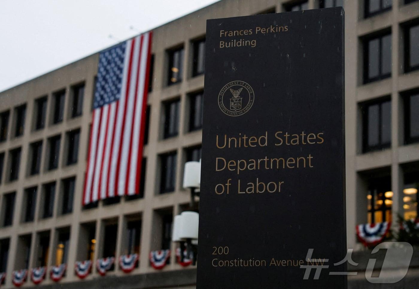본문 이미지 - 미국 워싱턴DC 소재 노동부 청사 건물. 2025.9.16 (자료사진) ⓒ 로이터=뉴스1 ⓒ News1 강민경 기자