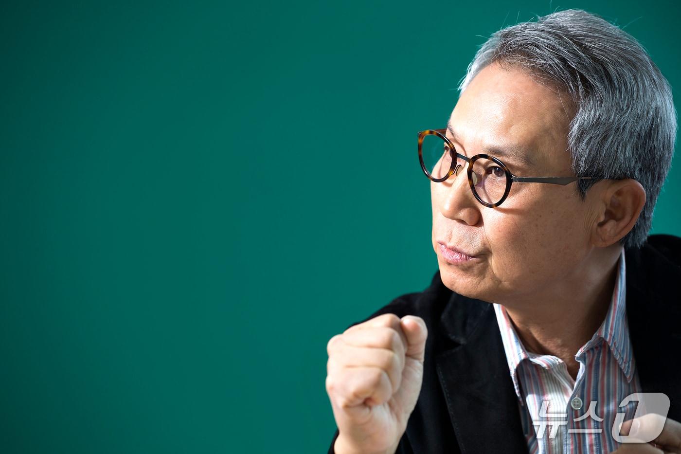 본문 이미지 - 이근면 초대 인사혁신처장(사람들연구소 이사장)