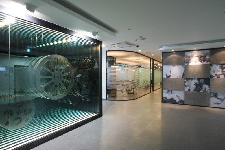 본문 이미지 - 프로듀서 존 로비(서울시 제공)