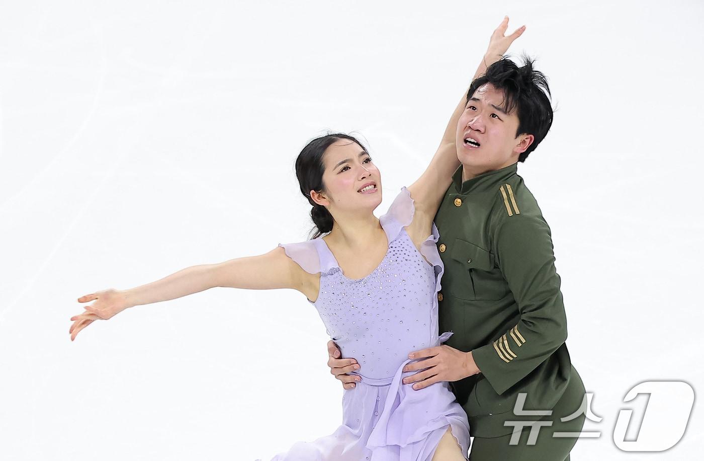 피겨스케이팅 임해나-권예 조가 4일 서울 양천구 목동 아이스링크에서 열린 제80회 전국남녀 피겨스케이팅 종합선수권대회 댄스 시니어 프리 댄스에서 연기를 펼치고 있다. 2026.1.4/뉴스1 ⓒ News1 김성진 기자