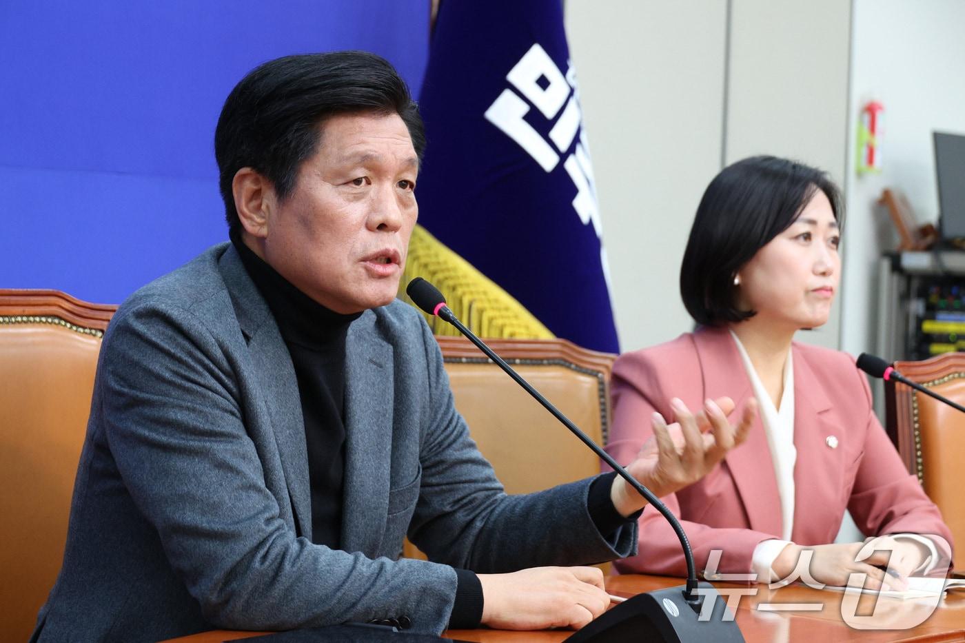 조승래 더불어민주당 사무총장이 4일 서울 여의도 국회에서 기자간담회를 하고 있다. 2026.1.4/뉴스1 ⓒ News1 신웅수 기자