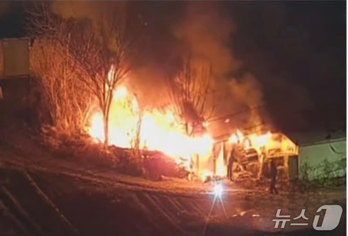 본문 이미지 - 화재 현장. (경기도소방재난본부 제공. 재판매 및 DB 금지) 2026.1.4/뉴스1