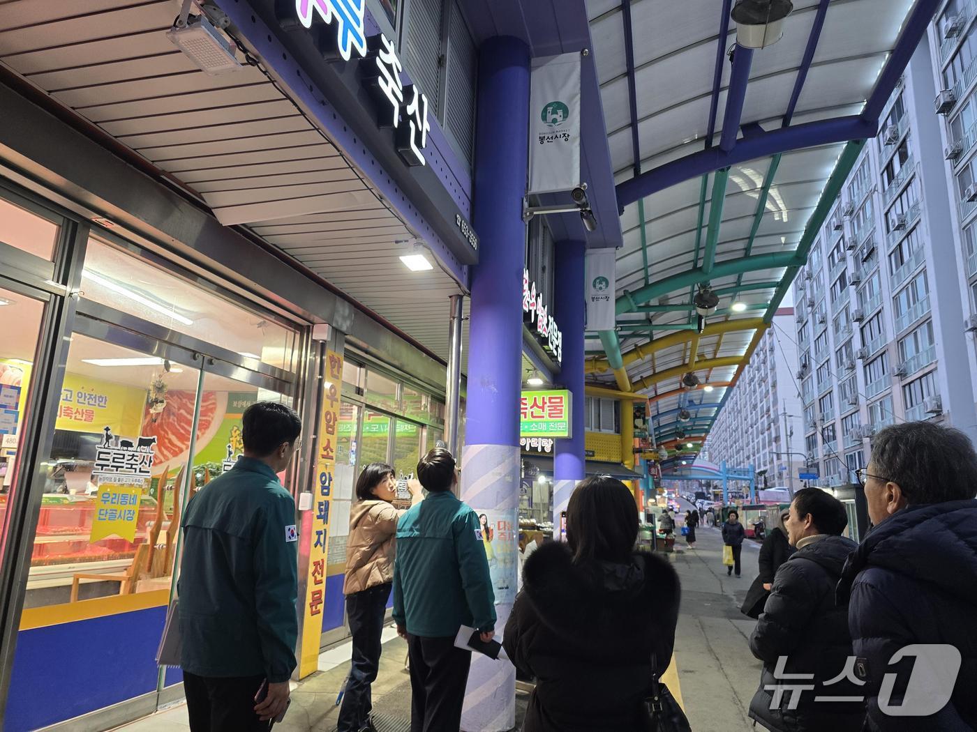 본문 이미지 - 광주 남구 봉선시장 아케이드의 모습.(광주 남구 제공. 재판매 및 DB 금지)