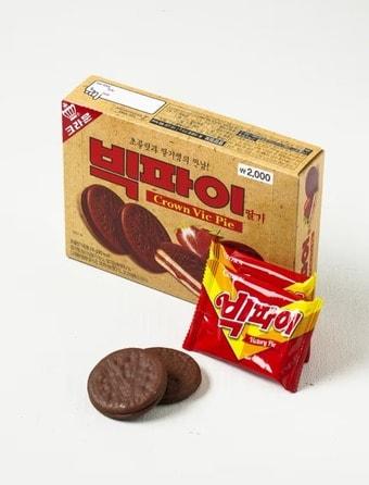 본문 이미지 - '근본이즘' 트렌드를 반영한 빅파이 패키지.(다이소 웹사이트 갈무리)