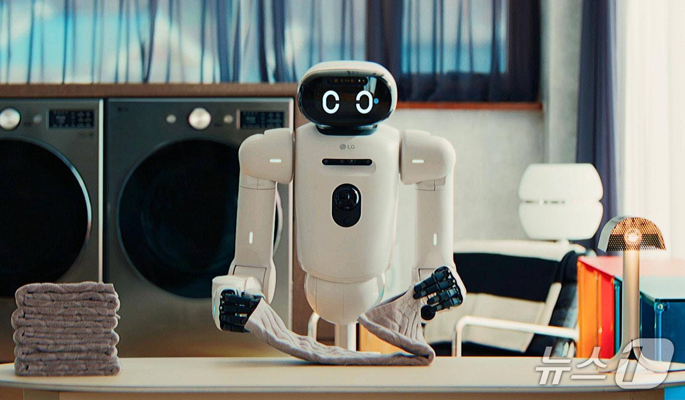 LG전자의 가정용 휴머노이드 로봇 'LG클로이드'(LG전자 제공)