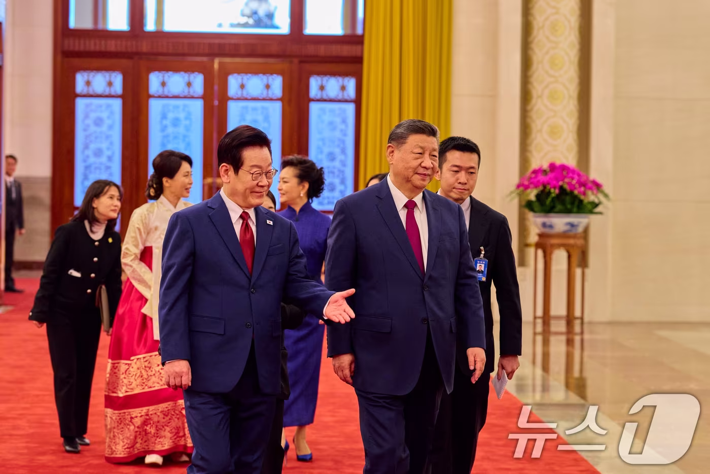 이재명 대통령과 시진핑 중국 국가주석이 5일 베이징 인민대회당에서 열린 이 대통령 공식환영식에서 의장대를 사열하고 있다. (공동취재) 2026.1.5/뉴스1 ⓒ News1 허경 기자