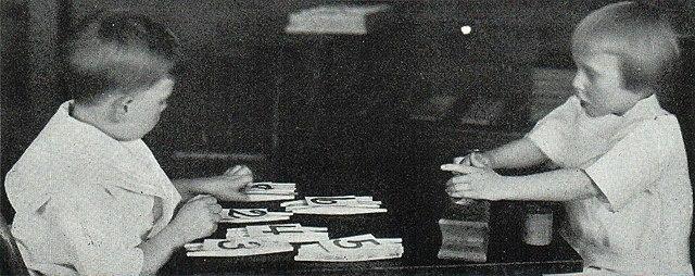 본문 이미지 - 몬테소리 시스템을 바탕으로 설립된 어린이 집 (출처: House of Childhood Inc., Public domain, via Wikimedia Commons)