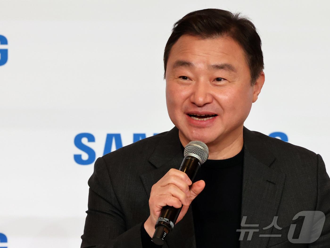 본문 이미지 - 노태문 삼성전자 대표이사 사장이 5일(현지시간) 미국 라스베이거스 윈 호텔에서 열린 'CES 2026 삼성전자 기자간담회'에서 모두발언을 하고 있다. ⓒ News1 황기선 기자