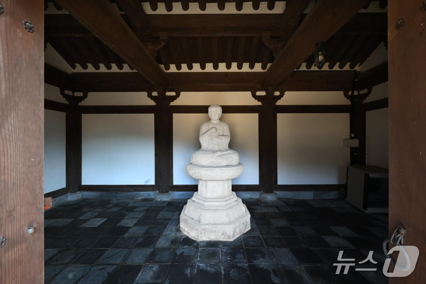 본문 이미지 - 전북 임실군은신평면 진구사지에 보관된 '석조비로자나불좌상'이 국가 보물로 지정 예고 됐다.(임실군제공. 재판매 및 DB금지)2026.1.6/뉴스1