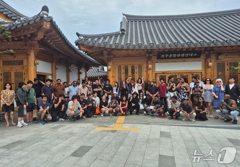 본문 이미지 - 전북문화관광이 지난해 관광상품 '서부내륙권 4색이음'을 통해 14억 5000만 원의 판매 실적을 기록했다.(재단 제공. 재판매 및 DB 금지)