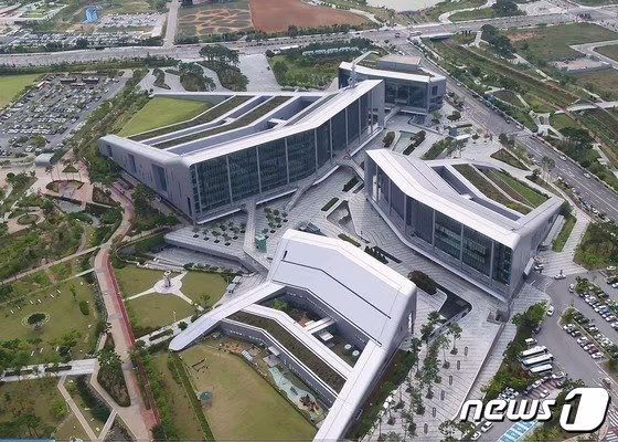 본문 이미지 -  충남도청 전경. / 뉴스1