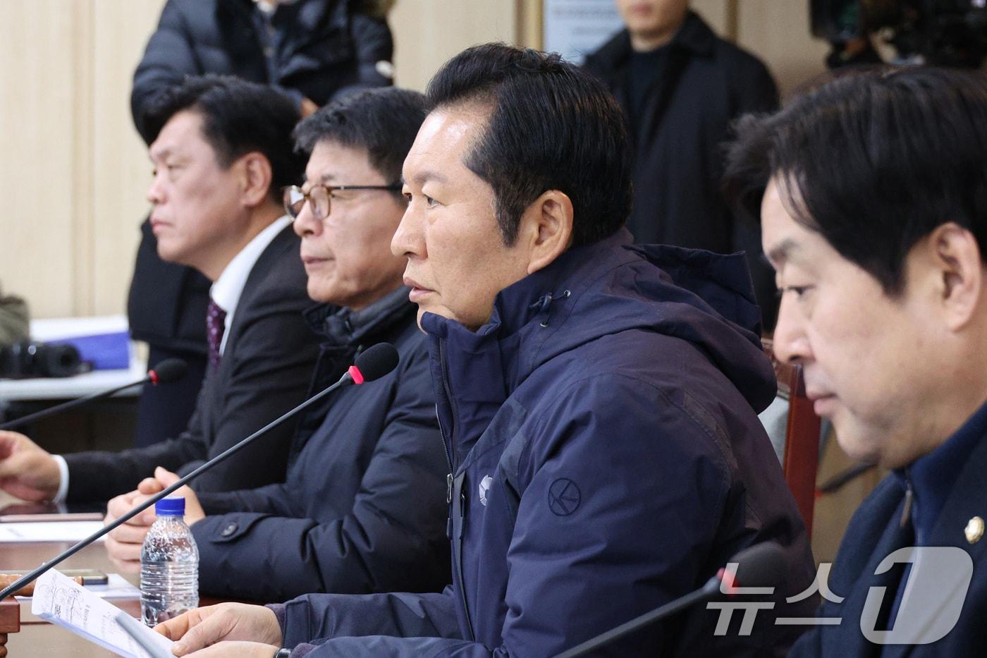 정청래 더불어민주당 대표가 7일 서울 송파구 서울시농수산식품공사에서 열린 서울 민생 현장 최고위원회의에서 발언하고 있다. 2026.1.7/뉴스1 ⓒ News1 신웅수 기자