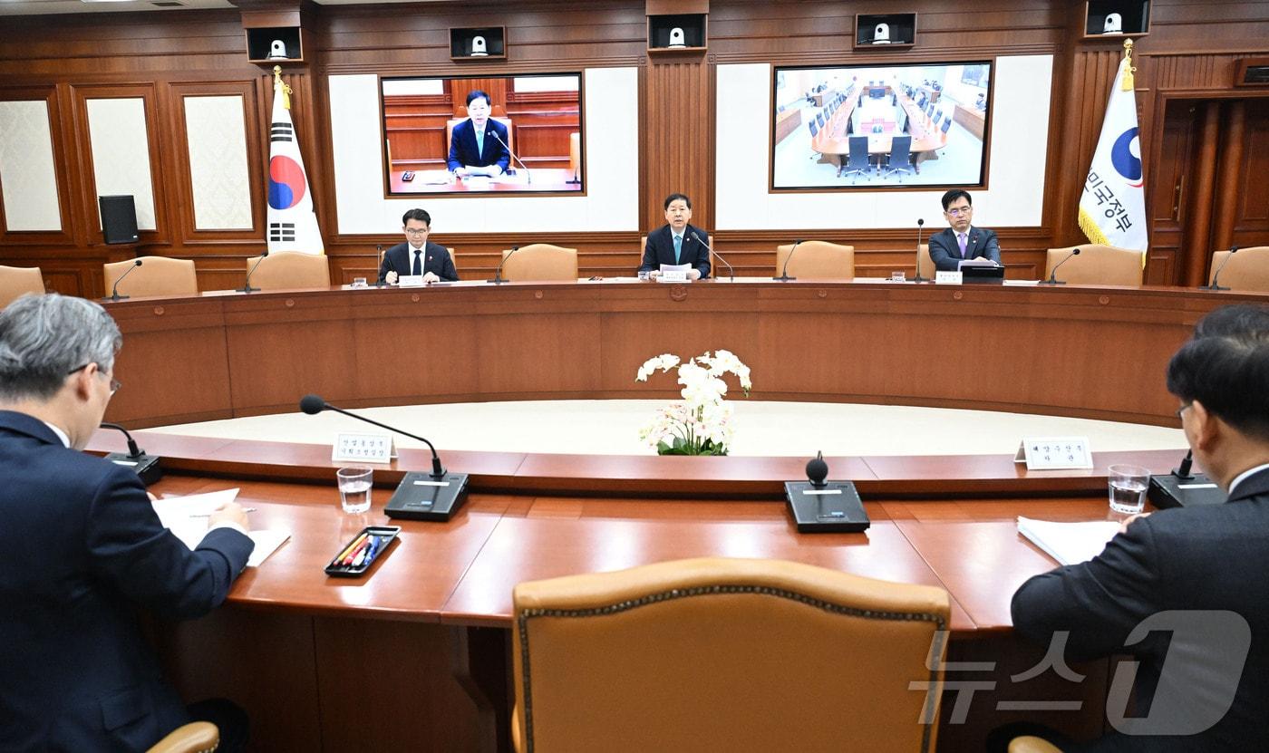 본문 이미지 - 지난 7일 오전 서울 종로구 정부서울청사에서 열린 '민생경제관계장관회의'. (재정경제부 제공. 재판매 및 DB 금지)/뉴스1
