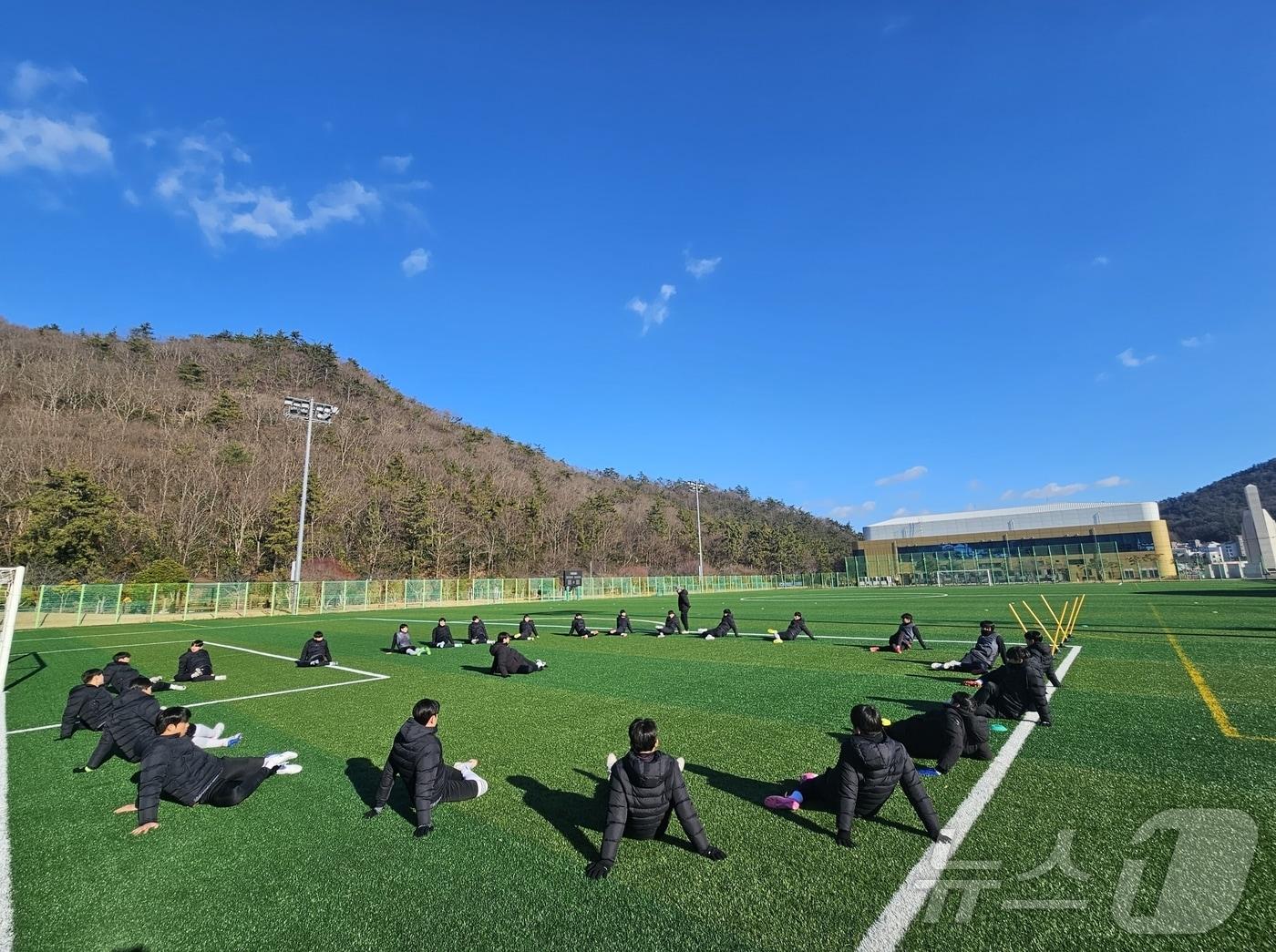 본문 이미지 - 완도에서 전지훈련중인 경기대학교 축구팀 (재판매 및 DB금지) /뉴스1 