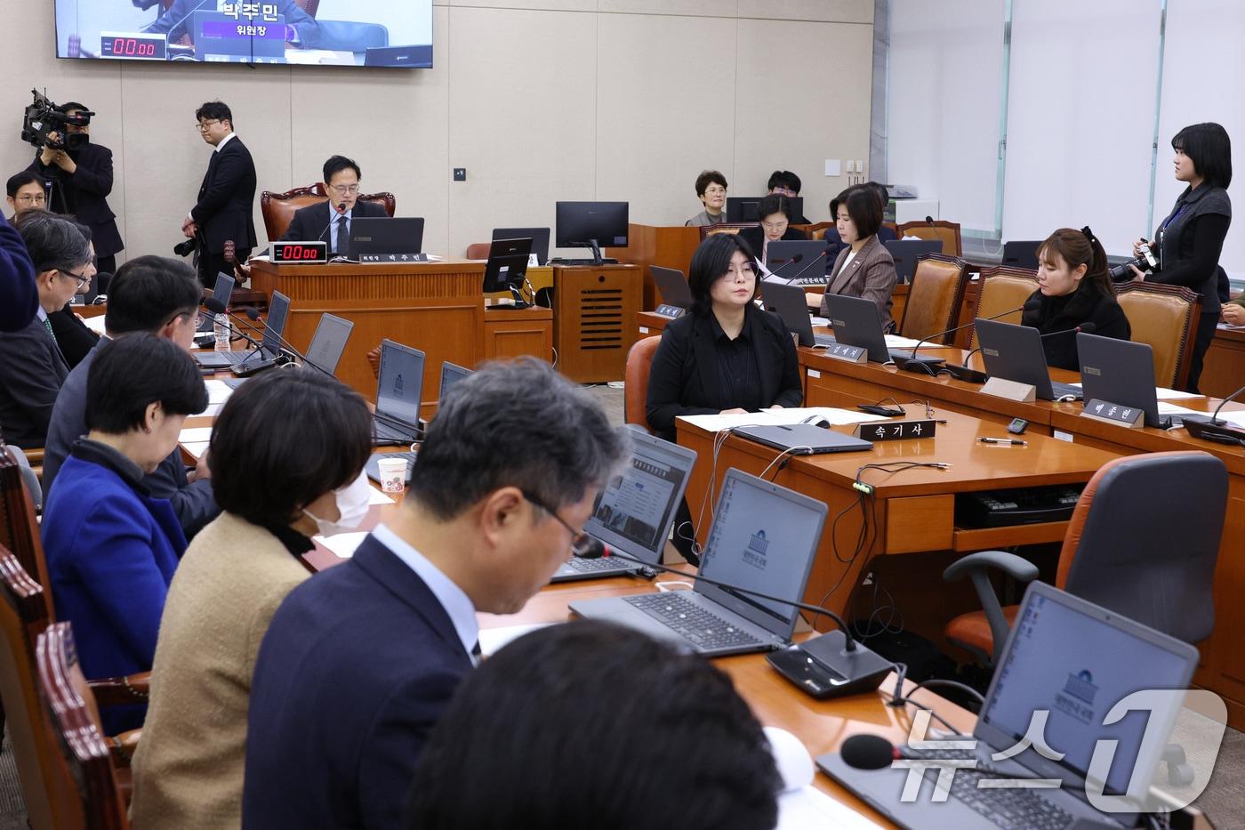 정은경 보건복지부 장관이 7일 서울 여의도 국회에서 열린 보건복지위원회 전체회의에서 발언하고 있다. 2026.1.7/뉴스1 ⓒ News1 신웅수 기자