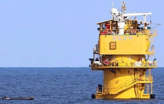 본문 이미지 - '선란 2호'에서 중국 측 관리 인원이 포착된 사진.(이병진 의원실 제공)