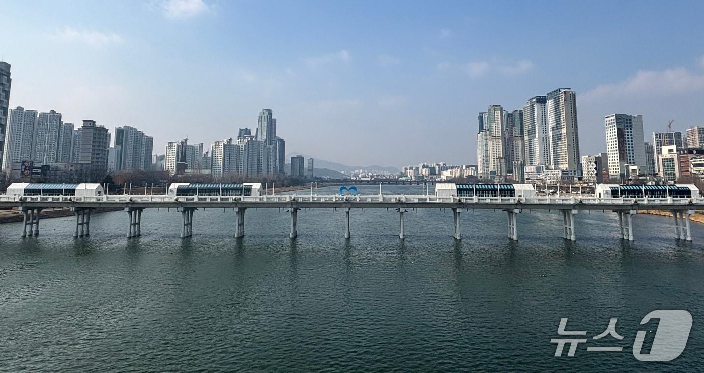 울산교 위에 조성된 울산 세계음식문화관. (울산시 제공. 재판매 및 DB 금지) /뉴스1