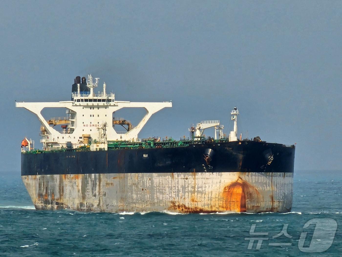 본문 이미지 - 미국 해안경비대가 추격 중인 마리네라 유조선. 2025.03.18 ⓒ 로이터=뉴스1 ⓒ News1 이지예 객원기자