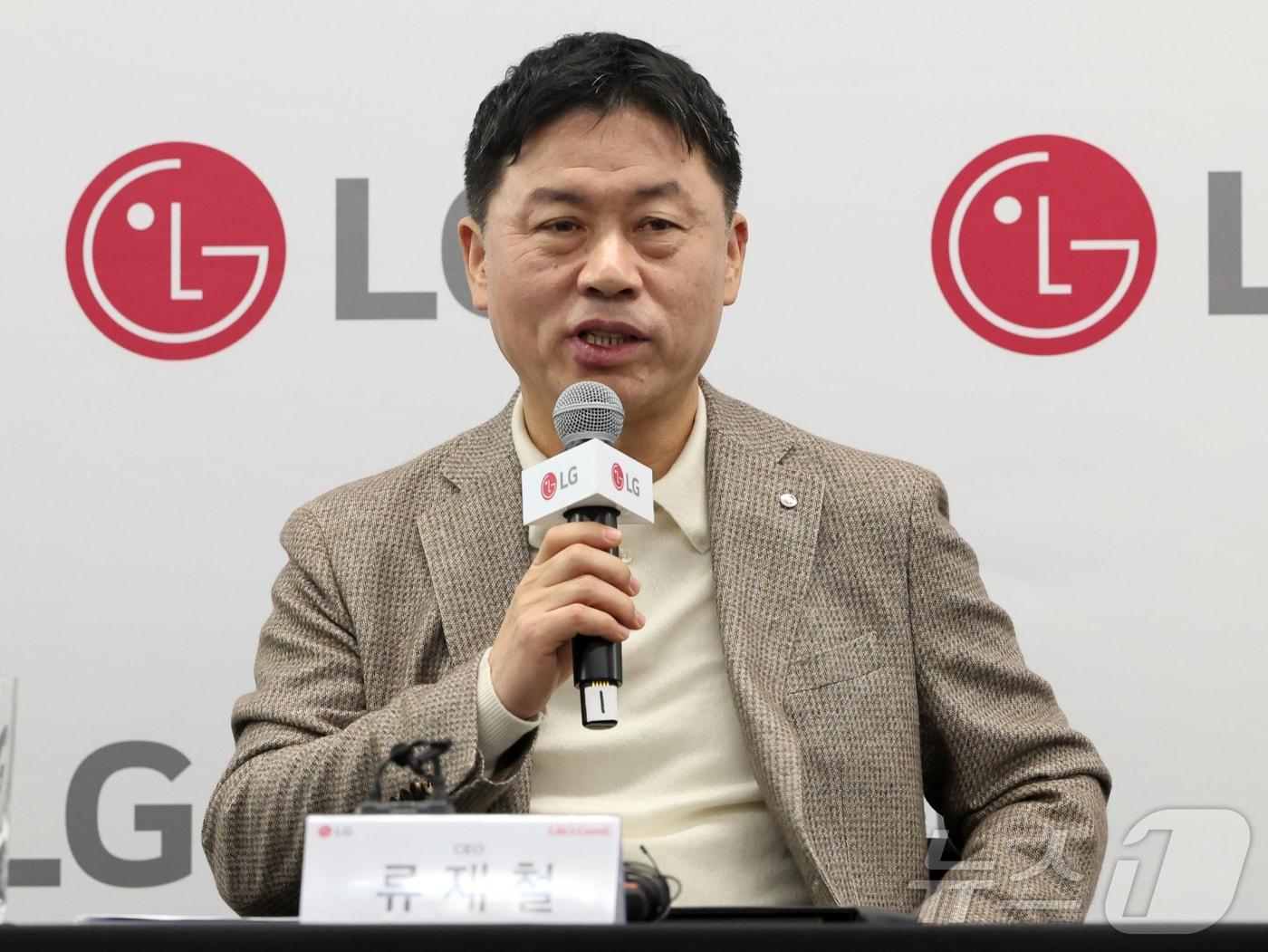 본문 이미지 - 류재철 LG전자 대표(사장)이 7일(현지시간) 미국 네바다주 라스베이거스 컨벤션센터(LVCC)에서 열린 'CES2026 LG전자 기자간담회'에서 인사말을 하고 있다. 2026.1.8 ⓒ 뉴스1 황기선 기자