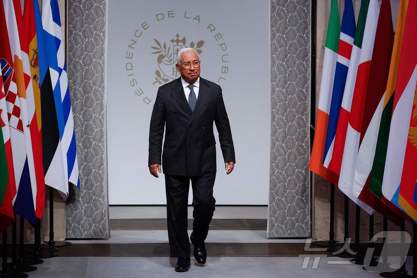 본문 이미지 - 안토니우 코스타 유럽의회 상임의장이 6일 파리 엘리제궁에서 열린 '의지의 연합' 정상회의에 참석하고 있다. 2026.1.6 ⓒ AFP=뉴스1 ⓒ News1 강민경 기자