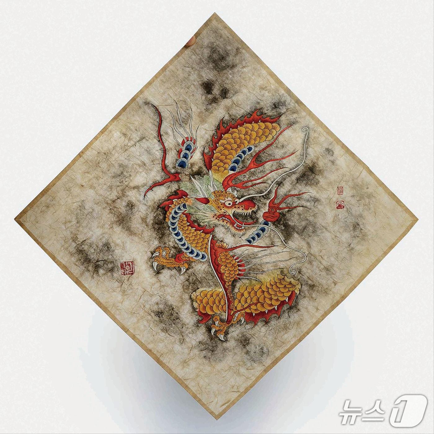 본문 이미지 - 프랑스 파리 THE MUSEE DU QUAI BRANLY - JACQUES CHIRAC 케 브랑리-자크 시라크국립박물관 소장, ·리기태 '황금운용' 한국 전통 가오리연 - Kite Goden Cloud Dragon Design, 43X43cm(꼬리 120cm)·한지. 2026.1.8/뉴스1 