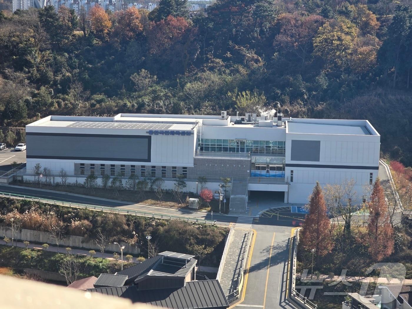 본문 이미지 - 여수 웅천국민체육센터 전경. (여수시도시관리공단 제공. 재판매 및 DB금지)/뉴스1