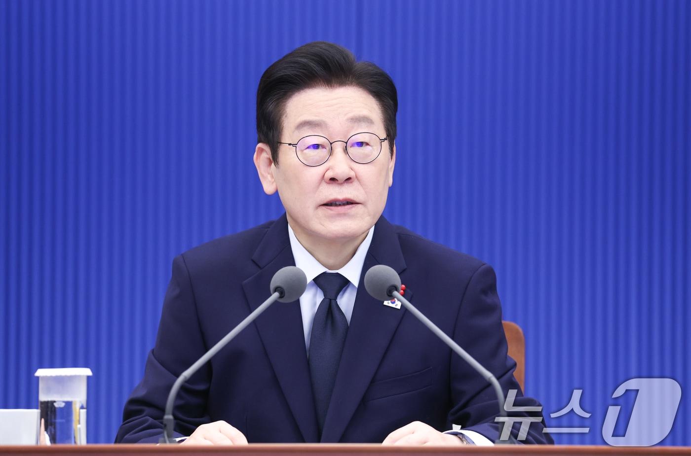 이재명 대통령이 8일 청와대에서 열린 수석보좌관회의에서 발언하고 있다. 2026.1.8/뉴스1 ⓒ News1 이재명 기자