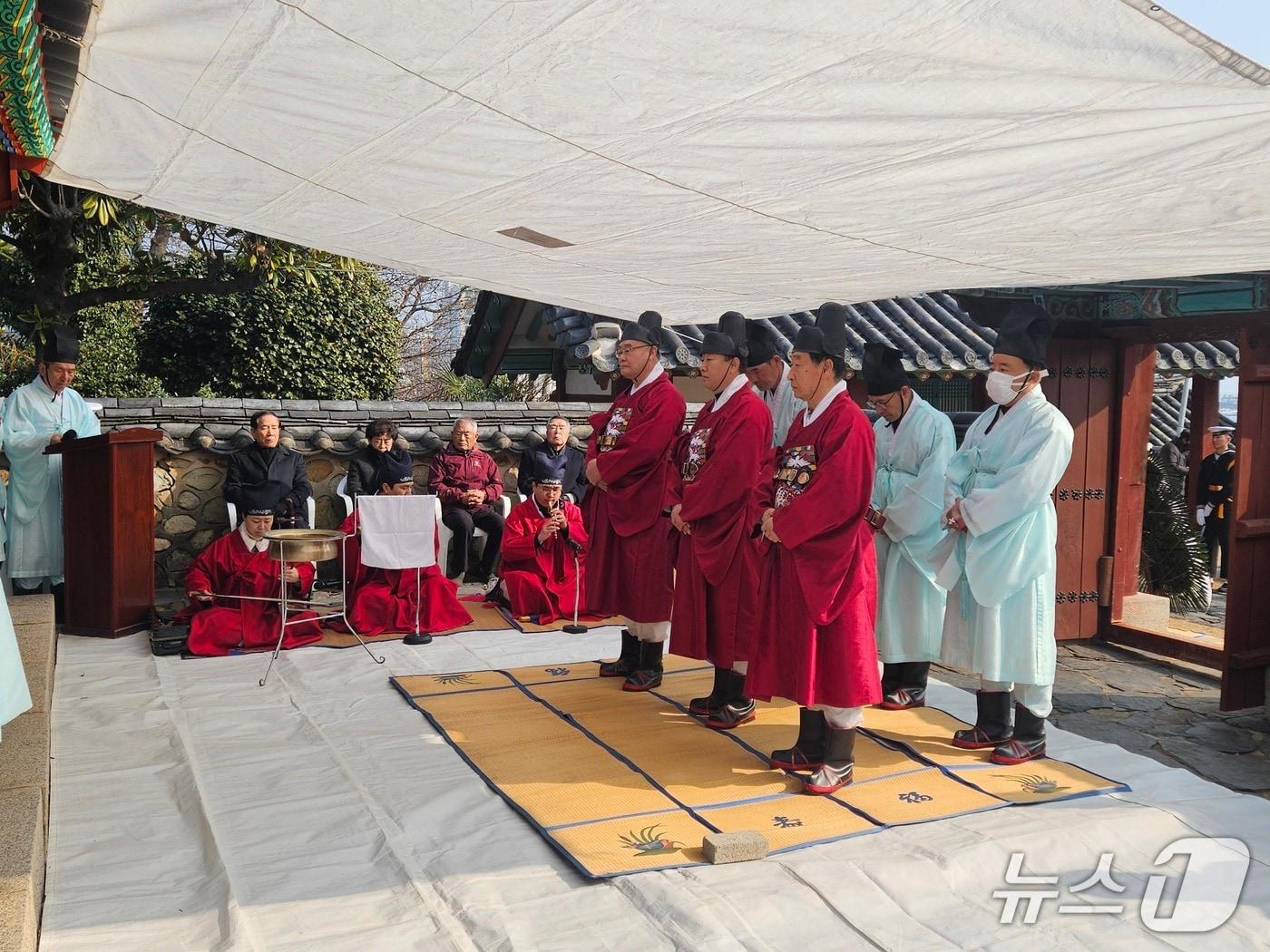 본문 이미지 - 성웅 충무공 이순신 장군의 제427주기 추모 기신제.(통영시 제공. 재판매 및 DB금지)