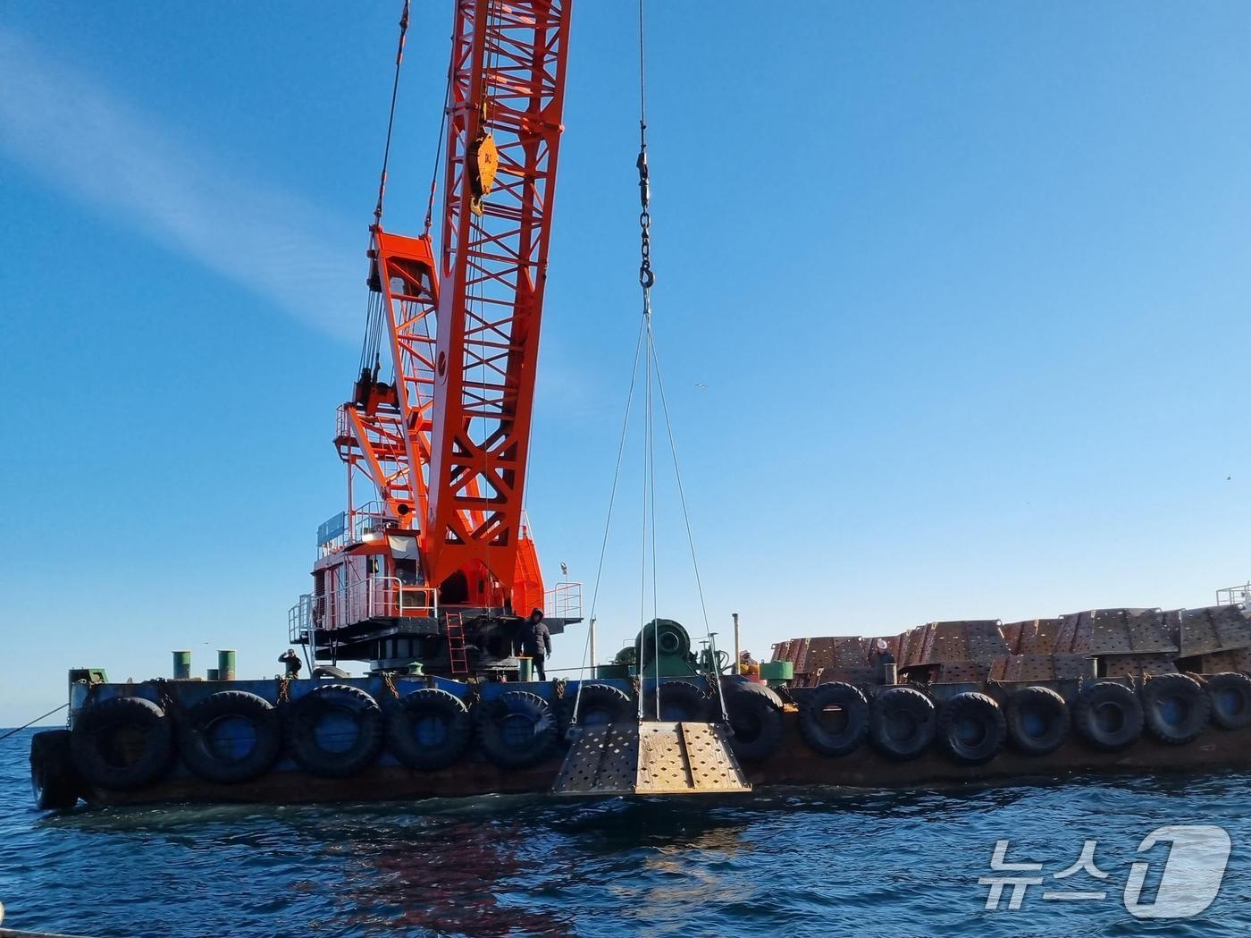 본문 이미지 - 다목적 해삼 모듈 설치.(양양군 제공, 재판매 및 DB 금지) 2026.1.8/뉴스1
