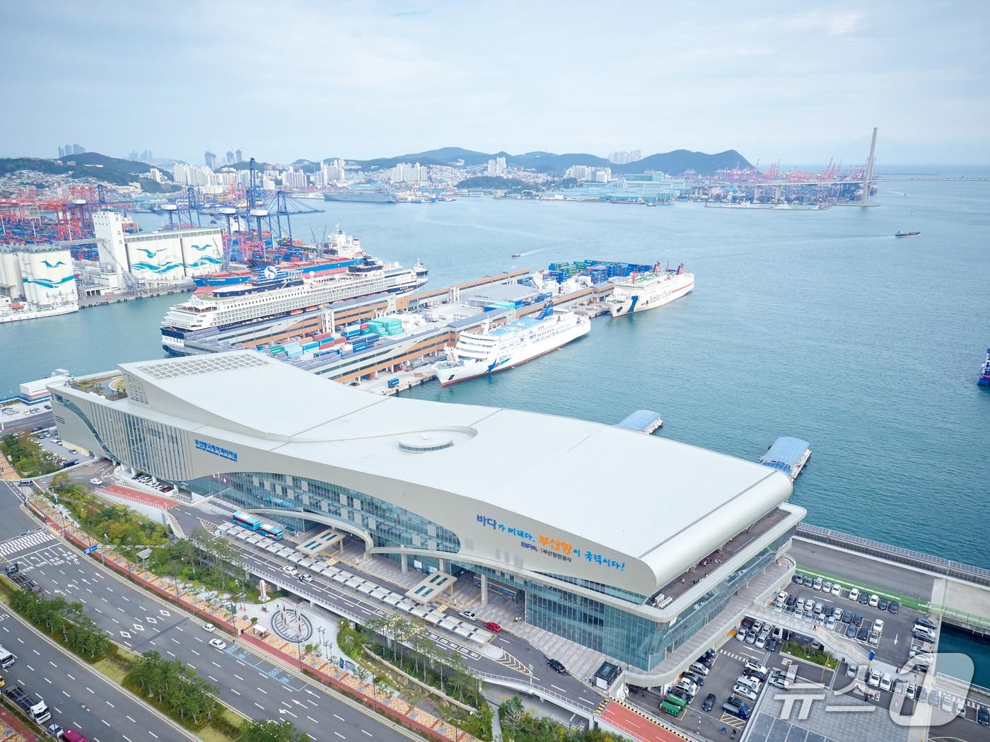 본문 이미지 - 부산항 국제여객터미널 전경 (BPA 제공. 재판매 및 DB금지)
