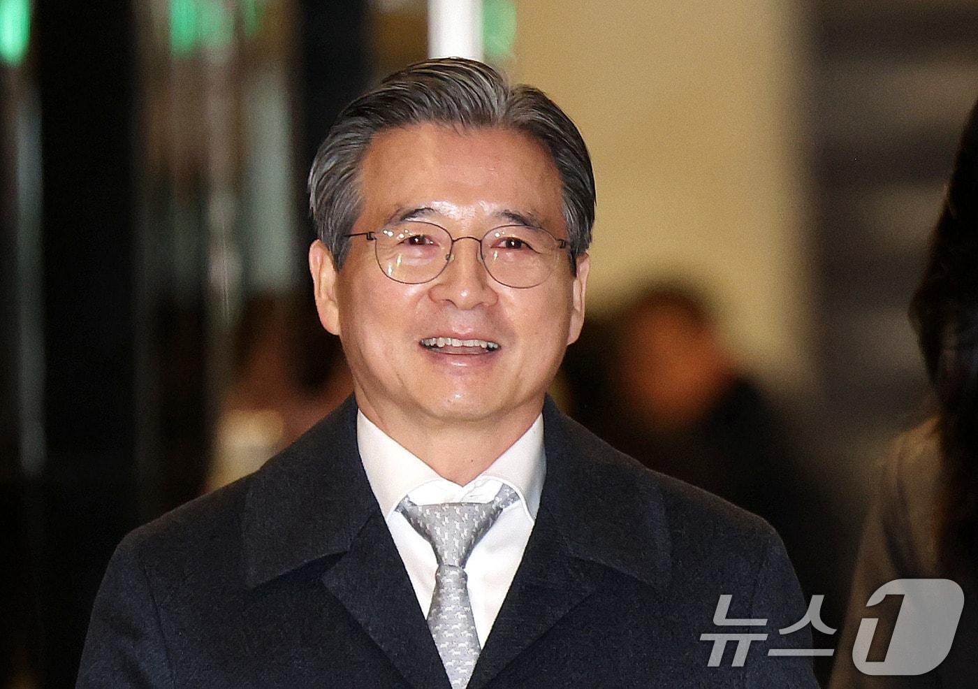 본문 이미지 - 김용범 청와대 정책실장이 지난 9일 서울 중구 대한상공회의소에서 열린 10대 그룹 사장단과 비공개 간담회에 참석하는 모습. 2026.1.9/뉴스1 ⓒ News1 박지혜 기자