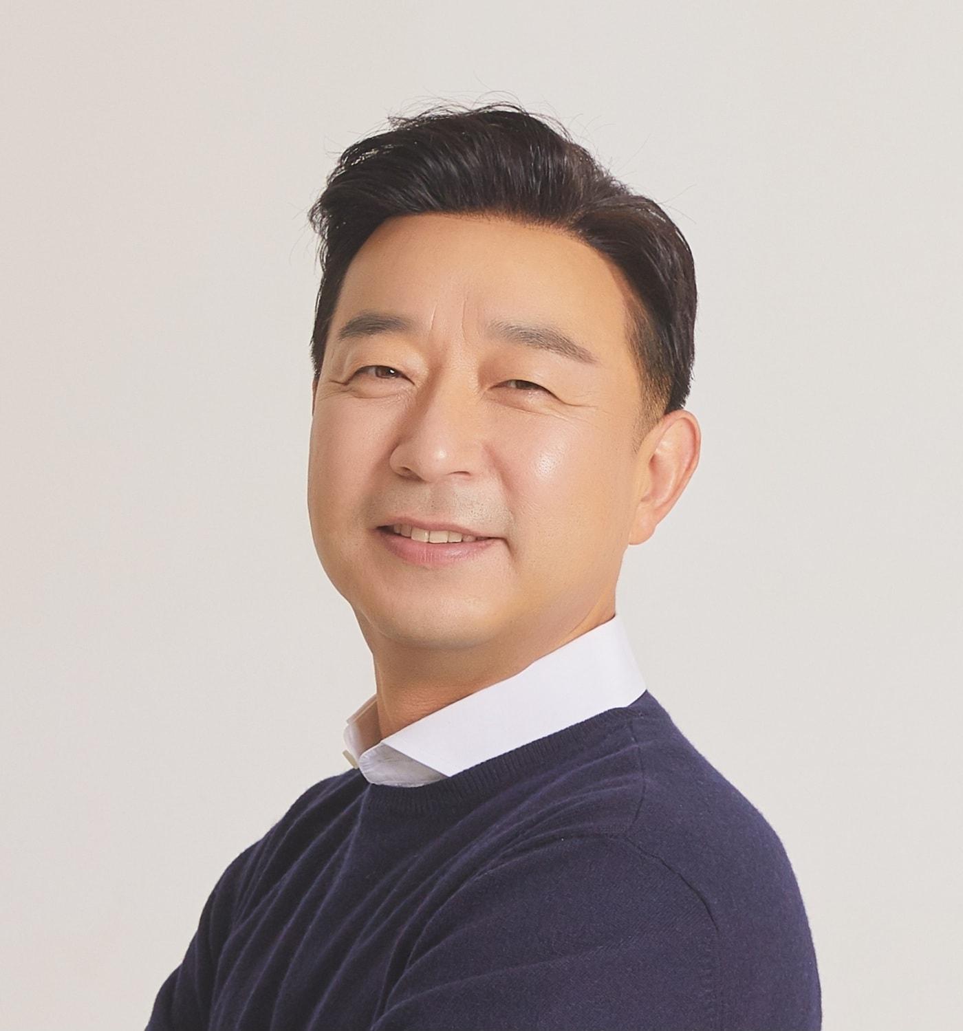 본문 이미지 -  파리크라상 신임 대표이사에 내정된 강신봉 전 삼성전자 부사장.(파리크라상 제공)
