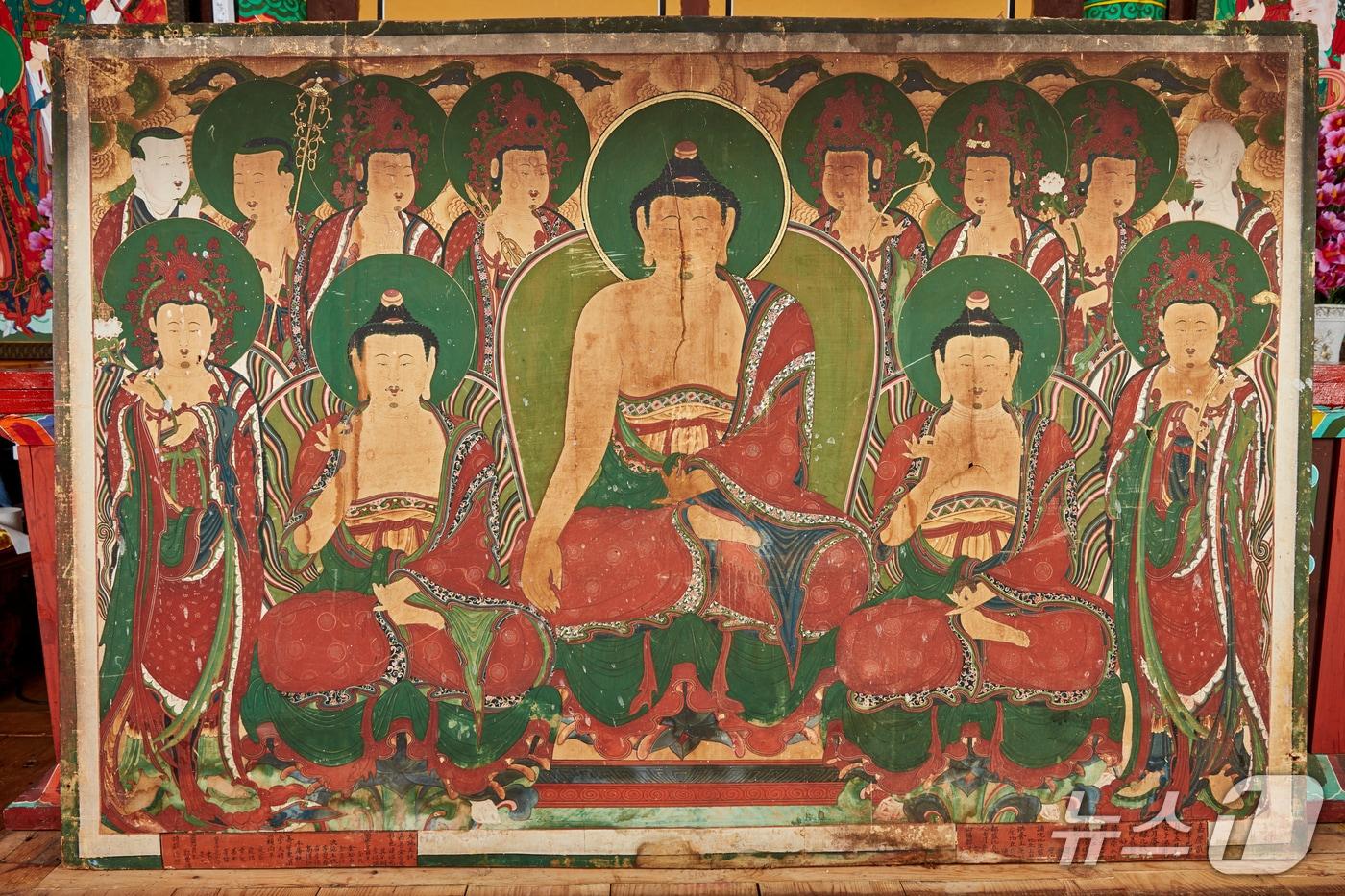 본문 이미지 - 경북 의성군은 1일 주월사 소장 '석조아미타여래좌상·석조관음보살좌상'과 '삼불회도'가 경북도 유형문화유산으로 지정됐다고 밝혔다.  사진은 '삼불회도' (경북도 제공. 재판매 및 DB 금지)/뉴스1