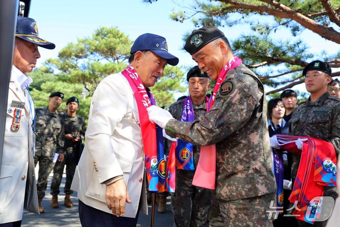 본문 이미지 - 38선 돌파 전승기념행사.(102기갑여단 제공. 재판매 및 DB 금지) 2026.10.1/뉴스1