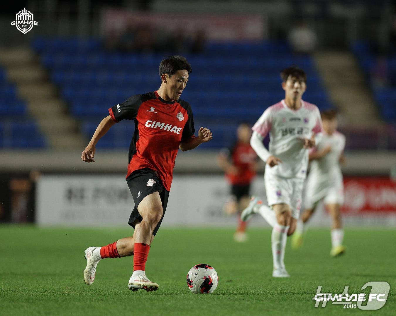 본문 이미지 - 김해 FC 경기 모습.(김해시 제공. 재판매 및 DB 금지)
