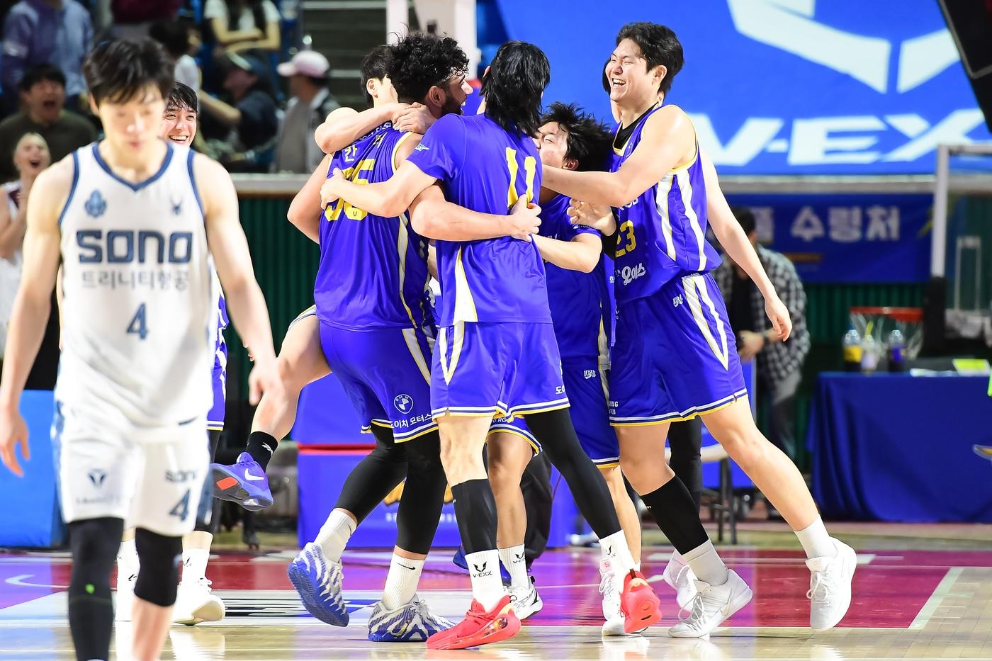 본문 이미지 - 서울 삼성이 11일 열린 2026-27 KCC 프로농구 경기에서 고양 소노를 82-81로 꺾고 개막 3연승을 질주했다. (KBL 제공. 재판매 및 DB 금지)