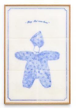 본문 이미지 - 강나래, Tiny Ted Was Here_유리, 안료_92.5&times;62.5cm_2026 (레이블갤러리 제공)