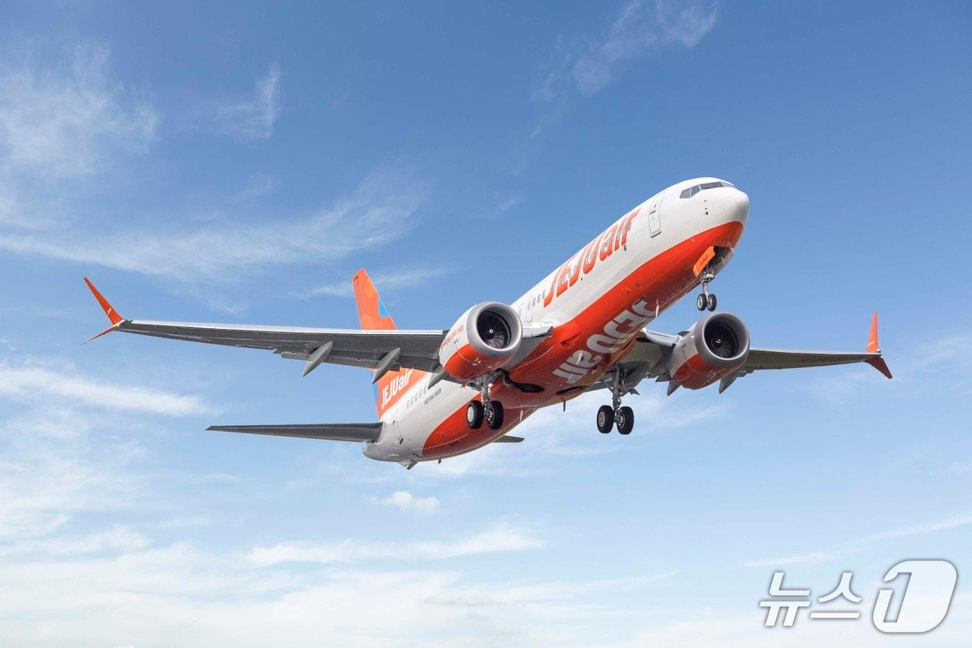 본문 이미지 - 제주항공 B737-8 항공기. 