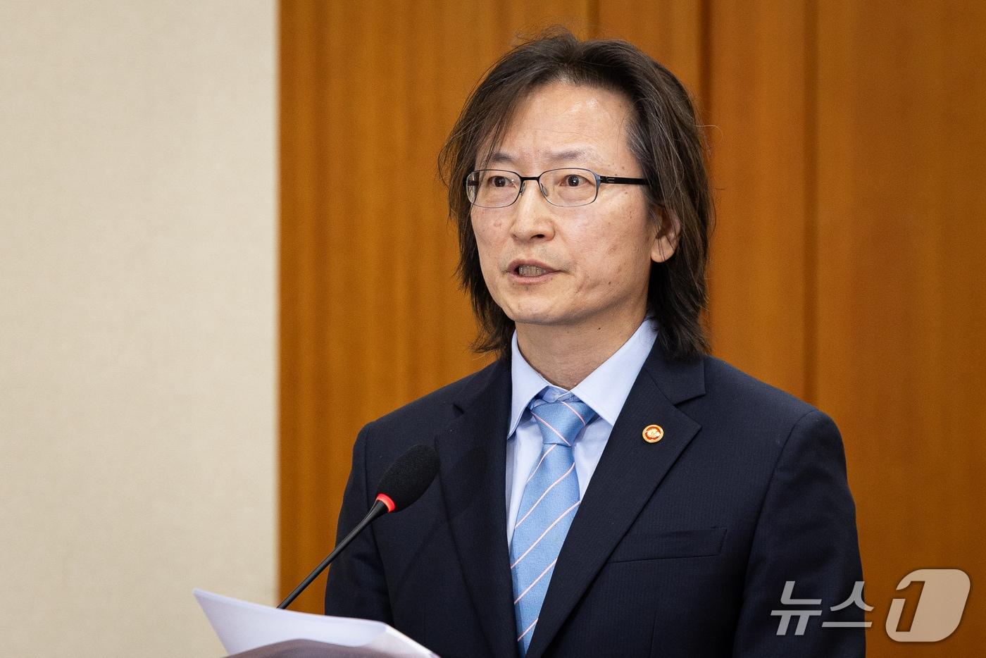 본문 이미지 - 주병기 공정거래위원장이 지난 12일 서울 여의도 국회에서 열린 정무위원회의 공정거래위원회 등에 대한 국정감사에 출석해 업무보고를 하고 있다. 2026.10.12 ⓒ 뉴스1 유승관 기자