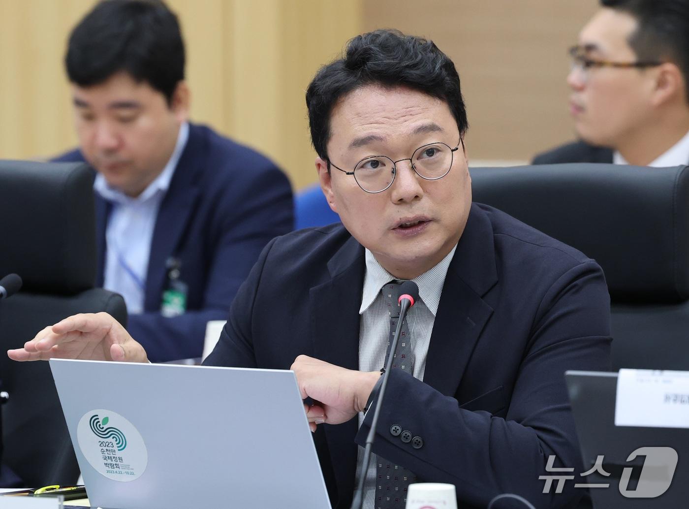 본문 이미지 - 천하람 개혁신당 의원이 지난 12일 정부대전청사 병무청에서 열린 국회 국방위원회 국정감사에서 질의하고 있다. 2026.10.12 ⓒ 뉴스1 김기태 기자