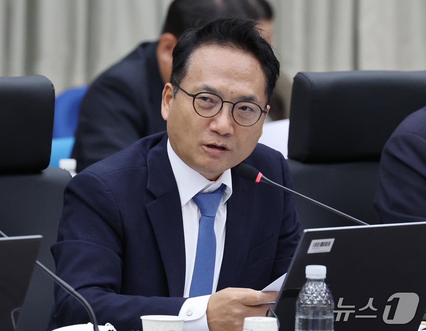 본문 이미지 - 박선원 더불어민주당 의원이 12일 정부대전청사 병무청에서 열린 국회 국방위원회 국정감사에서 질의하고 있다. 2026.10.12 ⓒ 뉴스1 김기태 기자