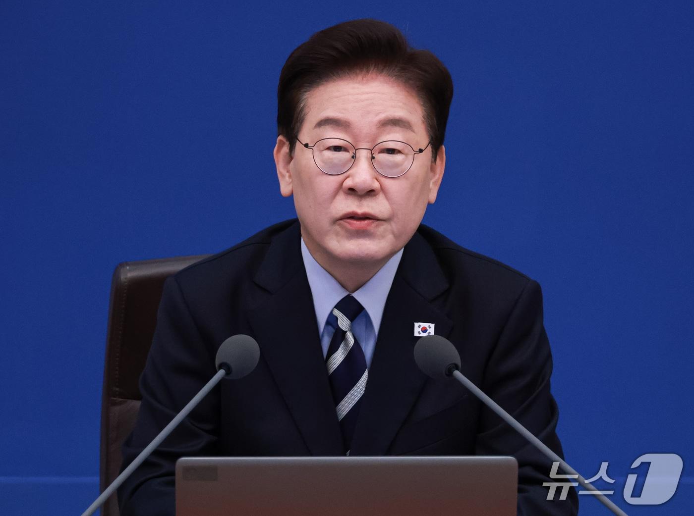 본문 이미지 - 이재명 대통령이 13일 청와대에서 열린 국무회의에서 발언을 하고 있다. (청와대통신사진기자단) 2026.10.13 ⓒ 뉴스1 이재명 기자
