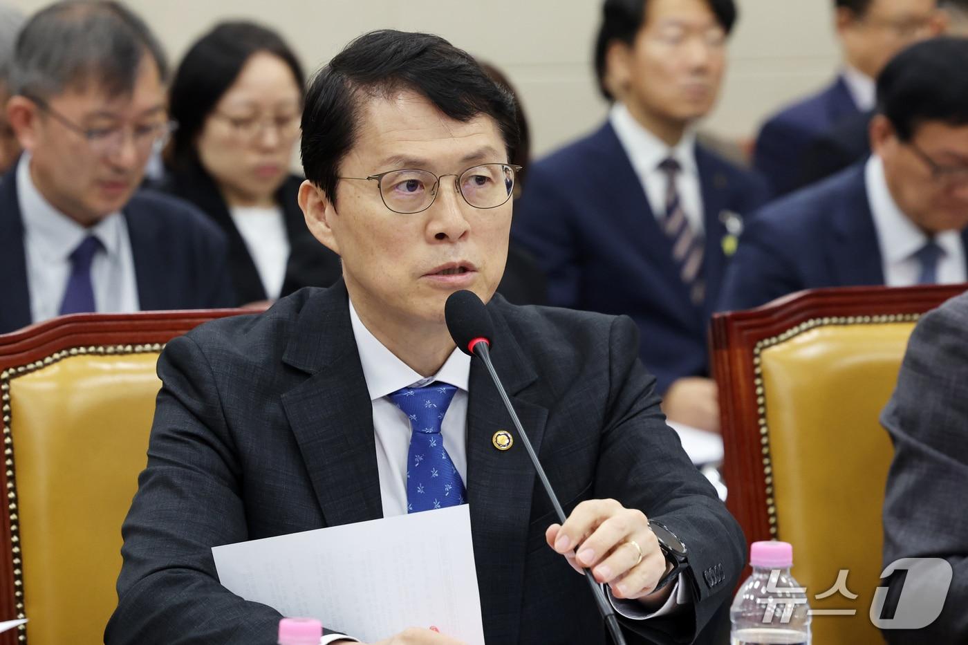 본문 이미지 - 최원호 원자력안전위원회 위원장이 13일 서울 여의도 국회 과학기술정보방송통신위원회에서 열린 원자력안전위원회 등에 대한 국정감사에서 의원 질의에 답하고 있다. 2026.10.13 ⓒ 뉴스1 황기선 기자