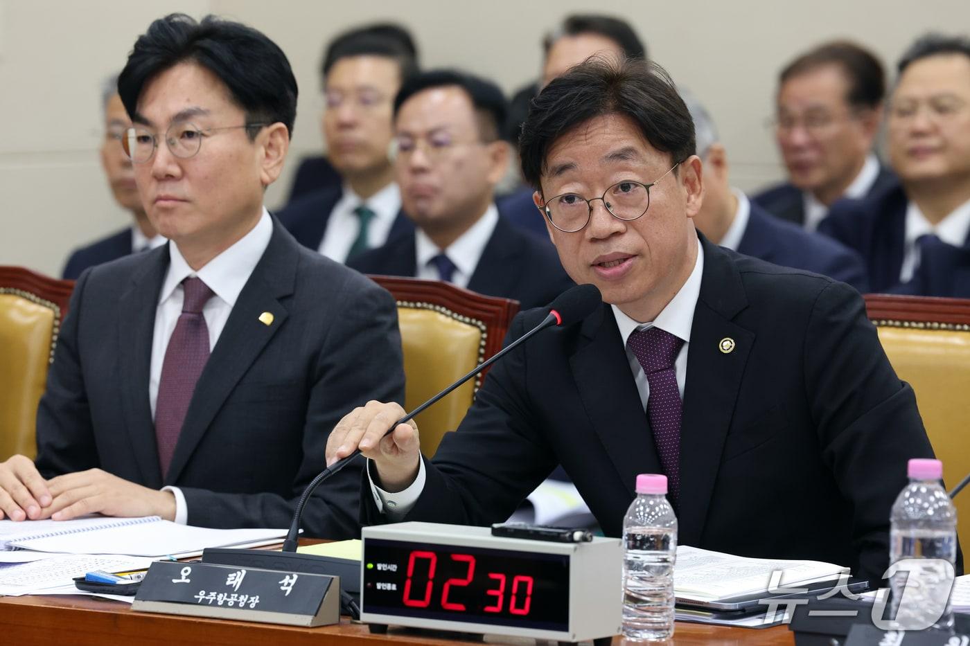 본문 이미지 - 오태석 우주항공청장이 13일 서울 여의도 국회 과학기술정보방송통신위원회에서 열린 원자력안전위원회 등에 대한 국정감사에서 의원 질의에 답하고 있다. 2026.10.13 ⓒ 뉴스1 황기선 기자