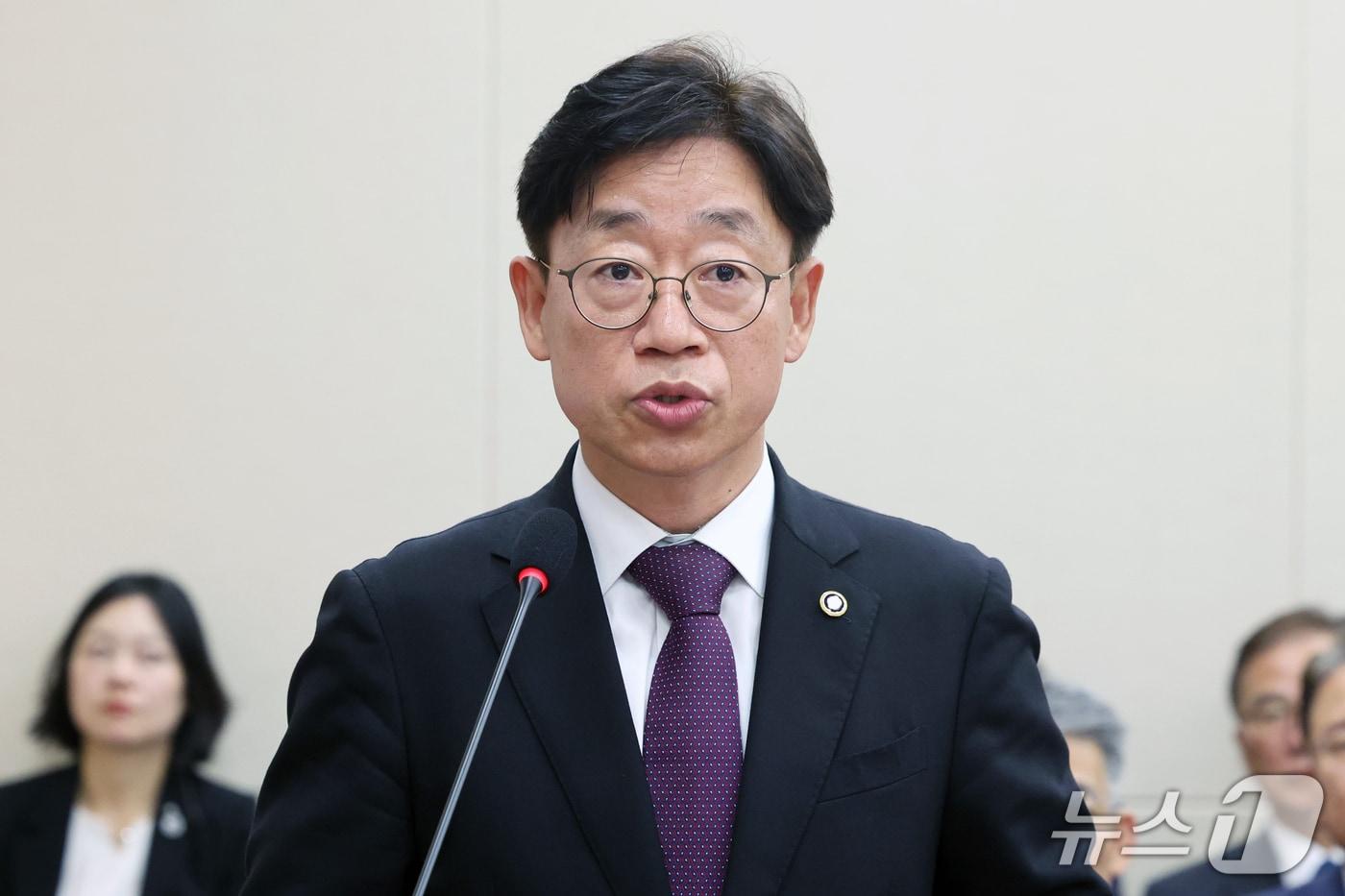 본문 이미지 - 오태석 우주항공청장이 13일 서울 여의도 국회 과학기술정보방송통신위원회에서 열린 원자력안전위원회 등에 대한 국정감사에서 업무보고를 하고 있다. 2026.10.13 ⓒ 뉴스1 황기선 기자