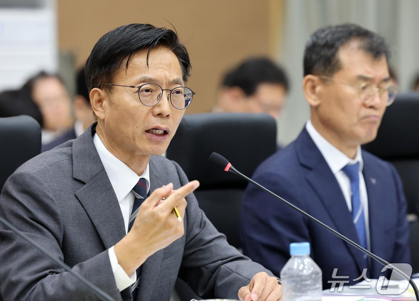 본문 이미지 - 김용선 지식재산처장이 13일 오전 정부대전청사에서 열린 국회 산업통상자원중소벤처기업위원회의 지식재산처에 대한 국정감사에서 답변하고 있다. 2026.10.13 ⓒ 뉴스1 김기태 기자